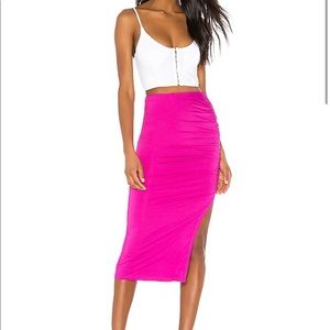 NWOT Superdown Tiffani Ruched Midi Skirt
